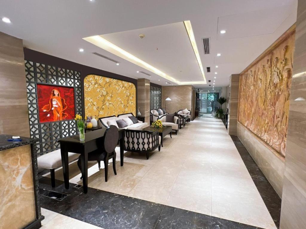 Bay Luxury -Skylark Hotel - 15 Phan Dinh Phung - Hanoi — Photos 1